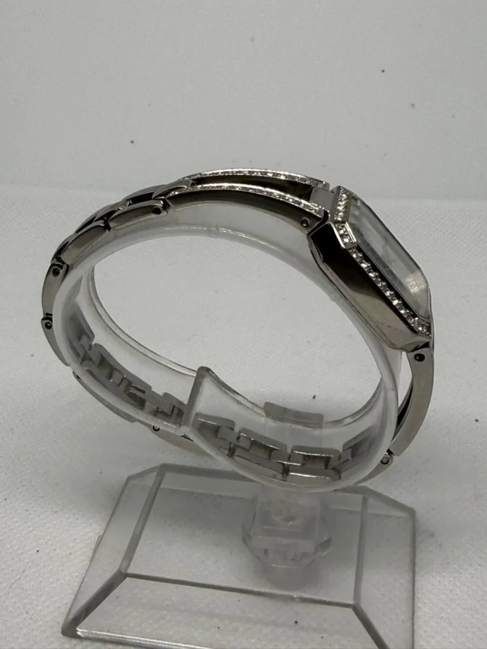 Guess Women's Silver-Tone Crystal Accented Rectangular Bracelet Watch